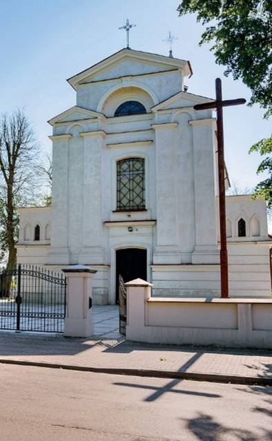 Kościół parafialny pw. Podwyższenia Krzyża Świętego w Adamowie